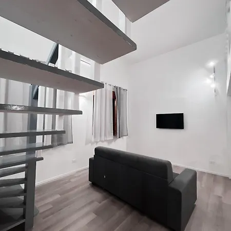 Prestige House 10 *