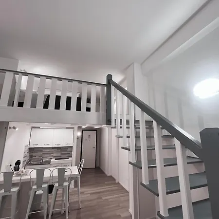 Prestige House 10 Daire Scalea